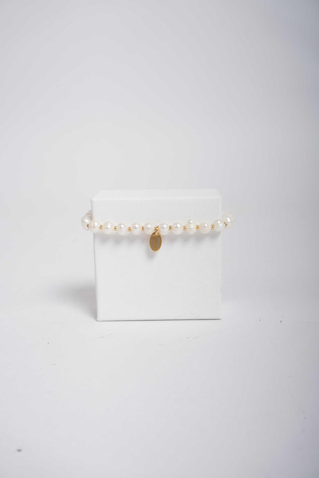 CULTURED PEARL BRACELET