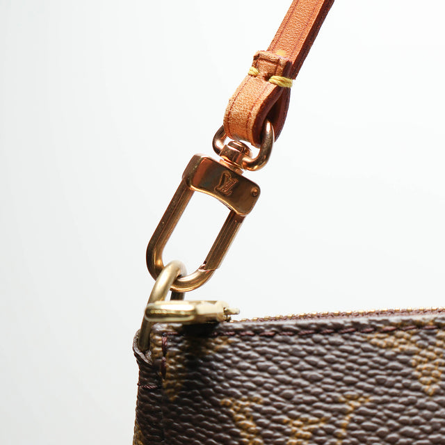 LOUIS VUITTON POCHETTE