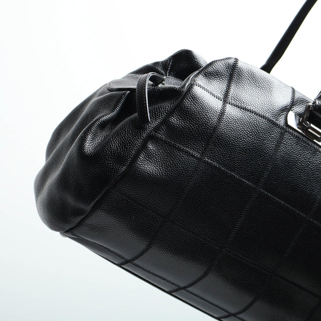 CHANEL LEATHER HAND BAG