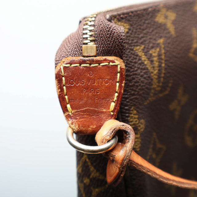 LOUIS VUITTON POCHETTE ACCESSOIRES