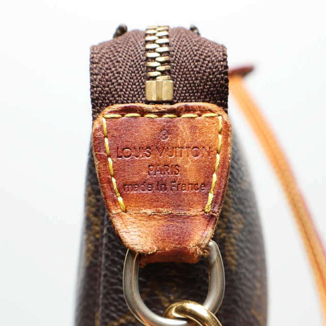 LOUIS VUITTON POCHETTE ACCESSOIRES
