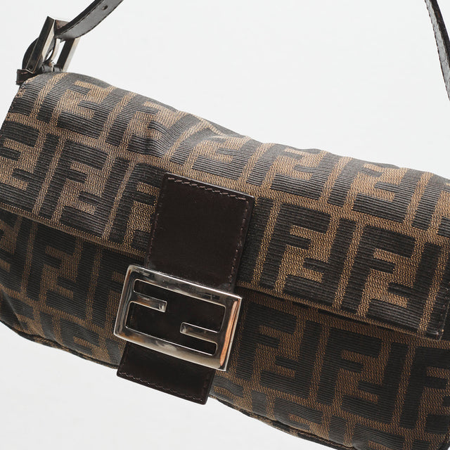FENDI MAMMA BUCKET BAG