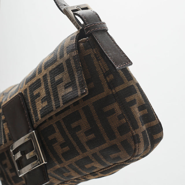 FENDI MAMMA BUCKET BAG