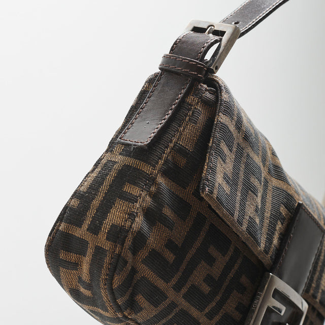 FENDI MAMMA BUCKET BAG