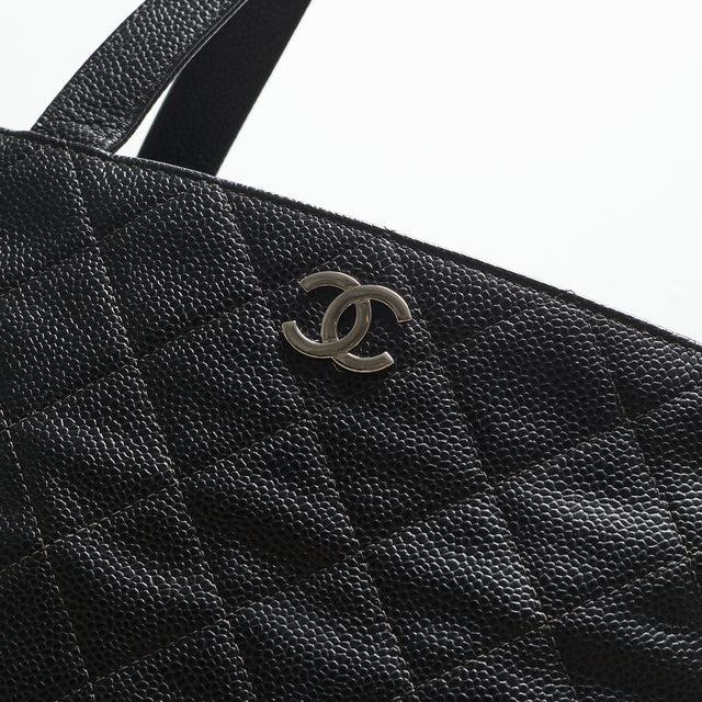 CHANEL CAVIAR LEATHER HAND BAG