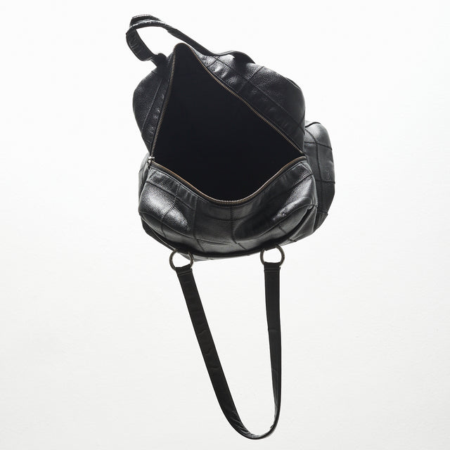 CHANEL CHOCOLATE BAR CAVIAR LEATHER HAND BAG