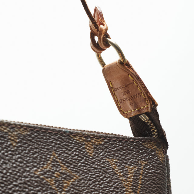 LOUIS VUITTON POCHETTE ACCESSOIRES