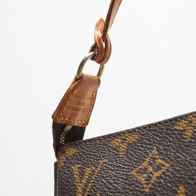 LOUIS VUITTON POCHETTE ACCESSOIRES