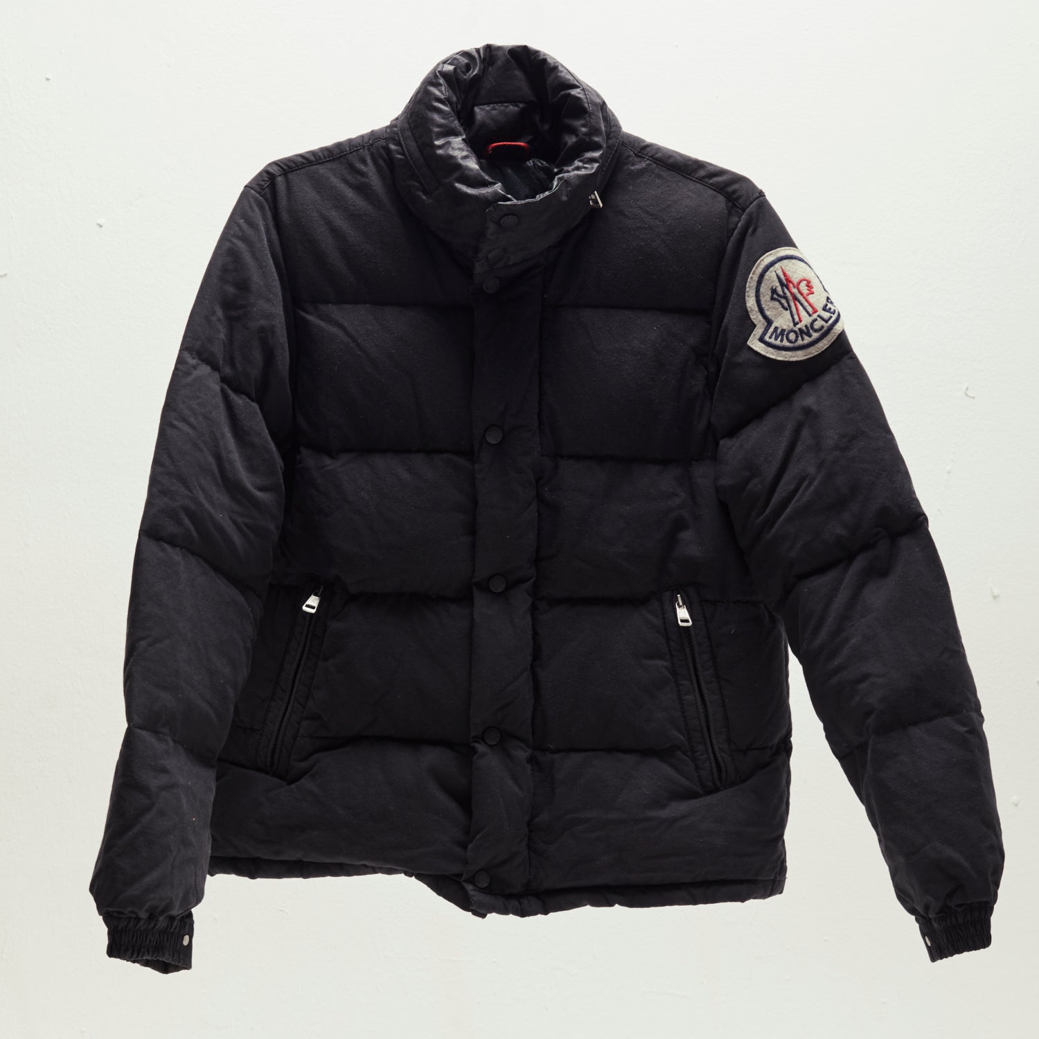 Pre owned moncler online