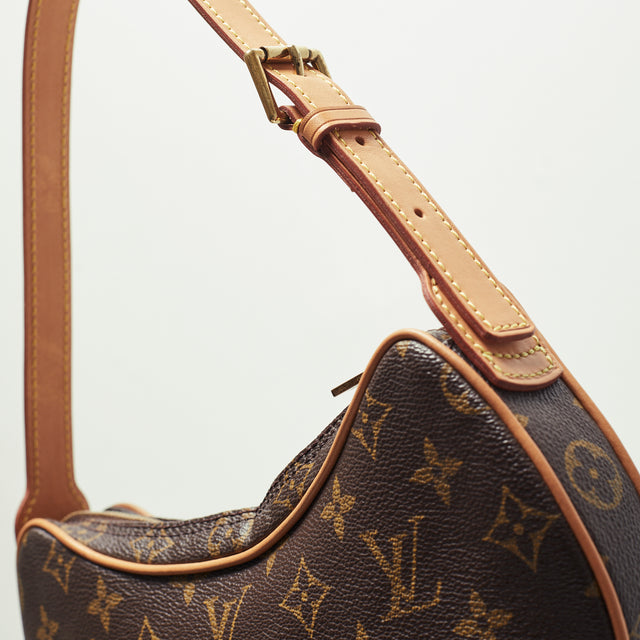 LOUIS VUITTON CROSSAINT HAND BAG