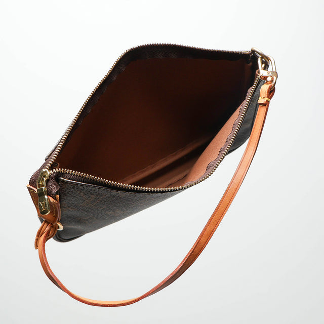 LOUIS VUITTON POCHETTE