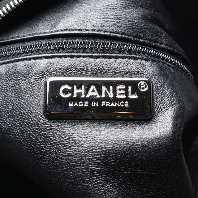 CHANEL LEATHER HAND BAG