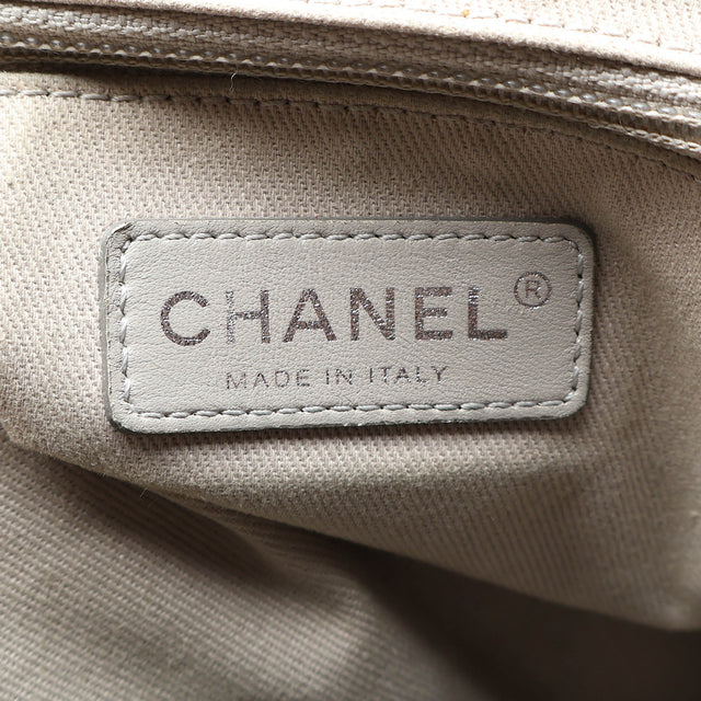 CHANEL LEATHER HAND BAG