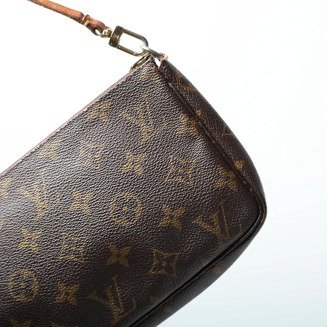 LOUIS VUITTON POCHETTE ACCESSOIRES