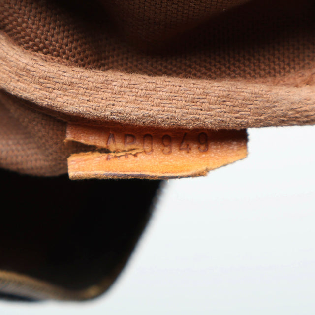 LOUIS VUITTON POCHETTE ACCESSOIRES