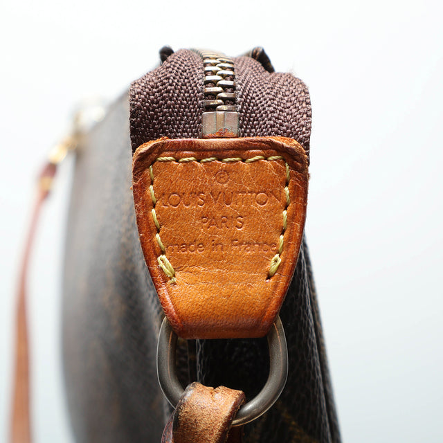 LOUIS VUITTON POCHETTE ACCESSOIRE