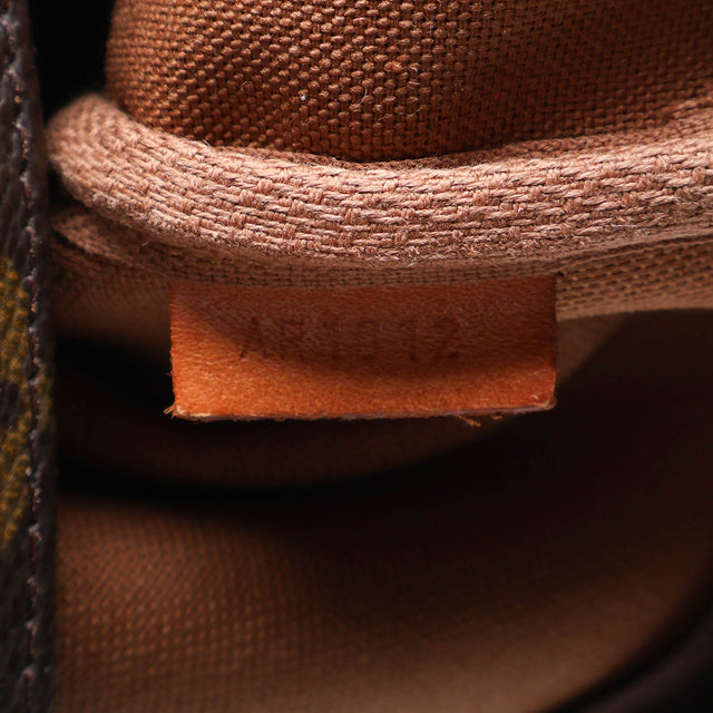 LOUIS VUITTON POCHETTE ACCESSOIRE