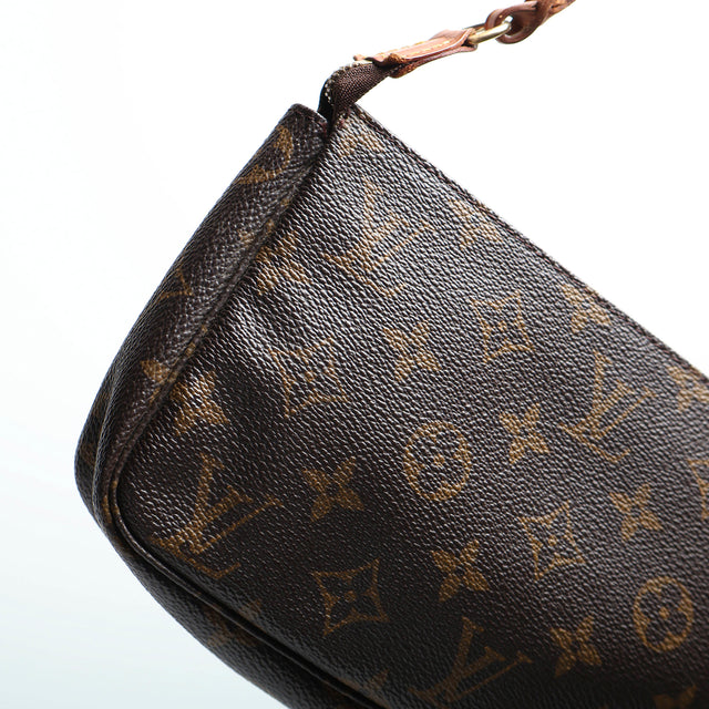 LOUIS VUITTON POCHETTE ACCESSOIRE