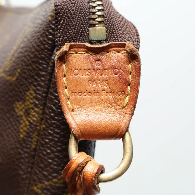 LOUIS VUITTON POCHETTE ACCESSOIRES