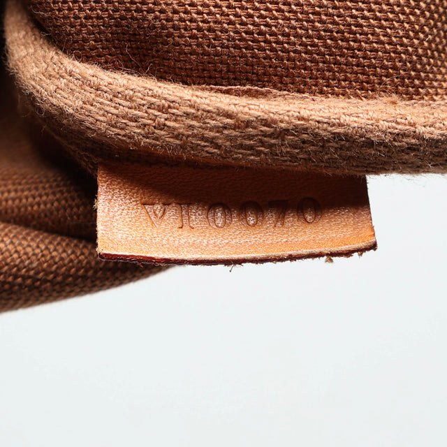 LOUIS VUITTON POCHETTE ACCESSOIRES