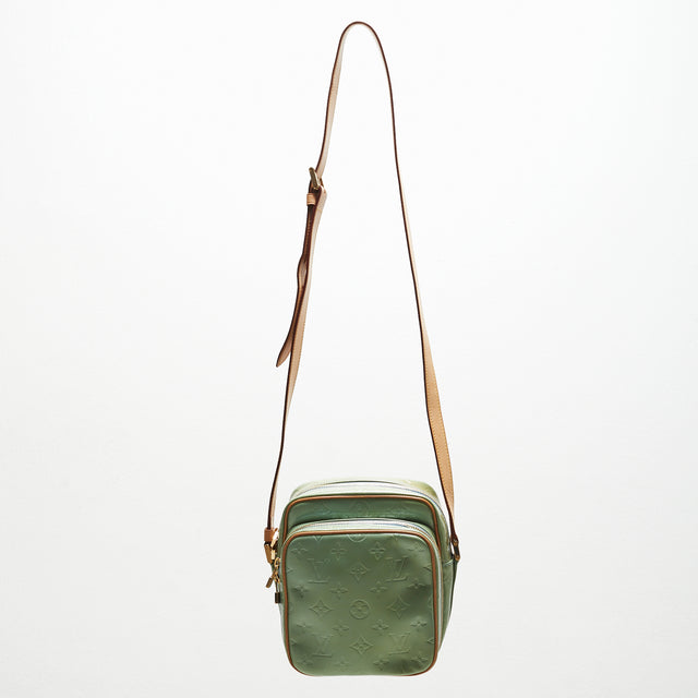 LOUIS VUITTON VERNIS SHOULDER BAG