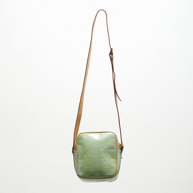LOUIS VUITTON VERNIS SHOULDER BAG
