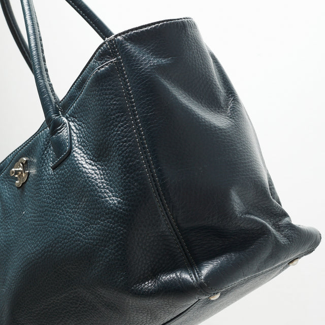 CHANEL LEATHER TOTE BAG