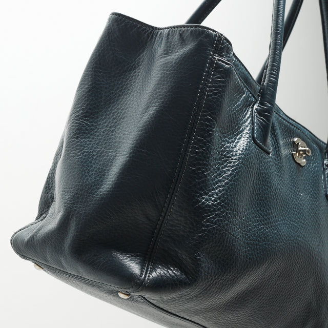 CHANEL LEATHER TOTE BAG