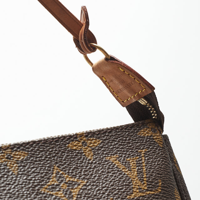 LOUIS VUITTON POCHETTE ACCESSOIRES