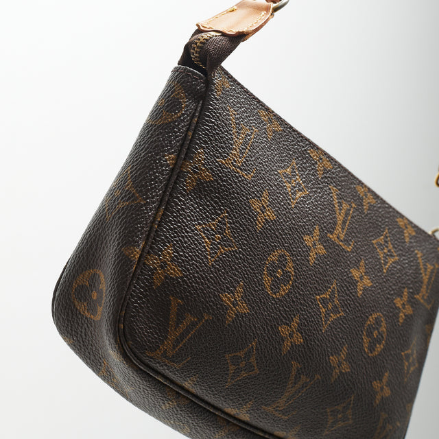LOUIS VUITTON POCHETTE ACCESSOIRES