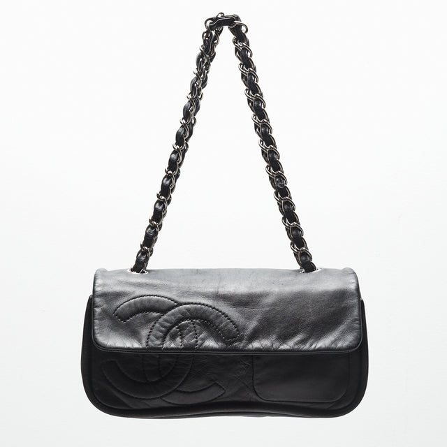 CHANEL LEATHER HAND BAG