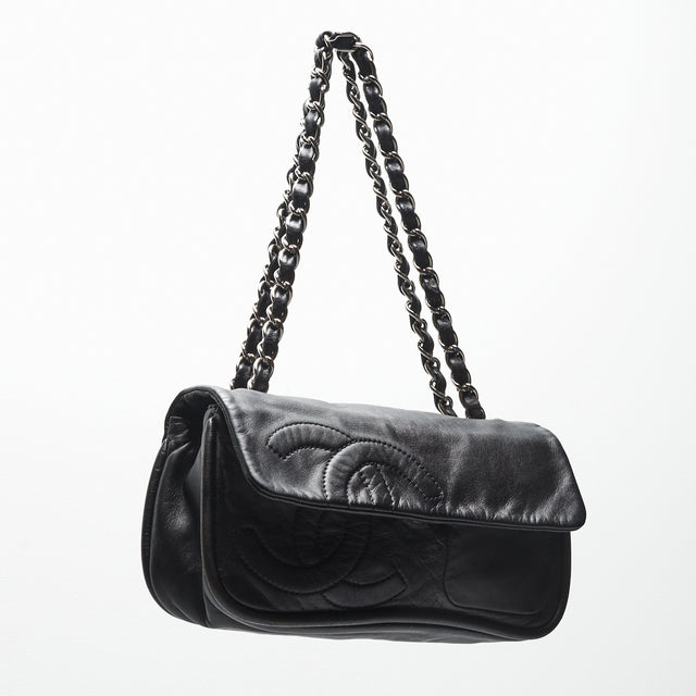 CHANEL LEATHER HAND BAG