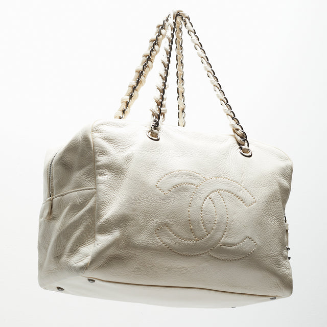 CHANEL BOSTON LEATHER HAND BAG