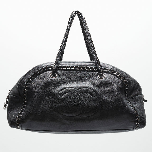 CHANEL LEATHER HAND BAG