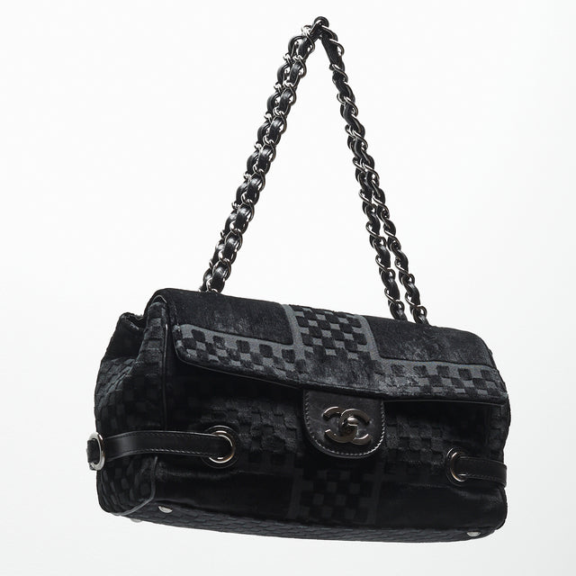 CHANEL SINGLE FLAP BAG